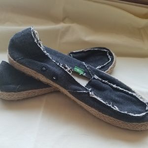 Sanuk shoes